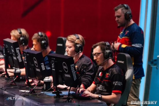 Corn的Yone完全压制了 Cool 的Akali，成功反击了 LetMe 的队伍，击败了 Mlxg 的队伍。