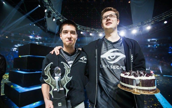 San绝活中单泽丽爆炸输出 Cat巴德关键大招 Cat队扳平比分