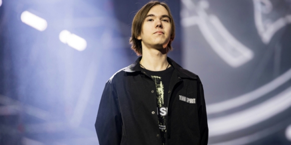 在今天BLG对阵WBG的比赛中，Xun使用蔚达成了在LPL的第100胜，是打野位第25位达成该成就的选手，恭喜Xun！